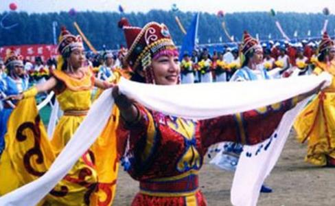 藏族独有的礼仪文化：藏族哈达文化与献哈达常识（图）