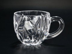 水晶玻璃杯（水晶玻璃杯是什么材质）