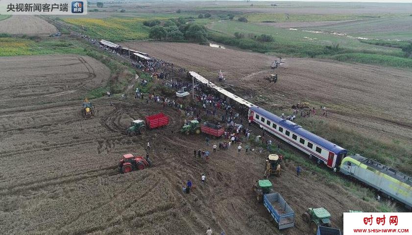 土耳其火车脱轨（图）